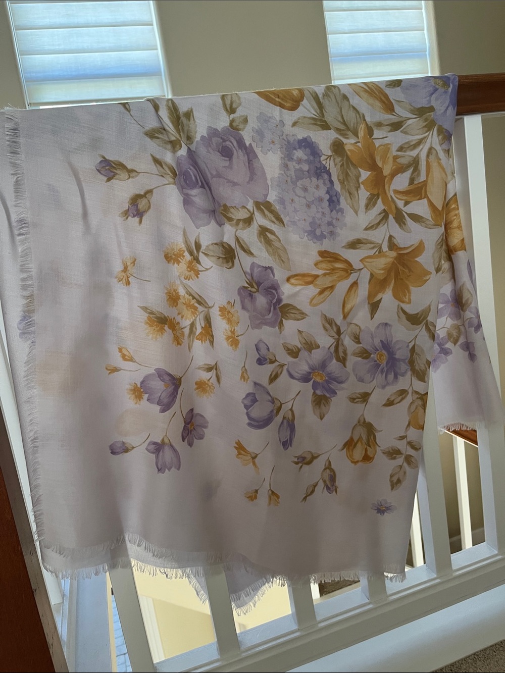 Shawl/scarve 50 X 52